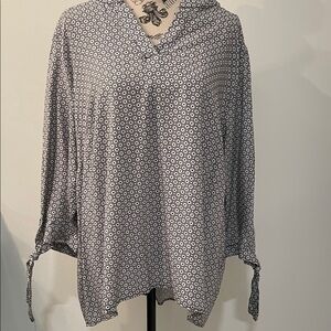 White and Black top by JNY